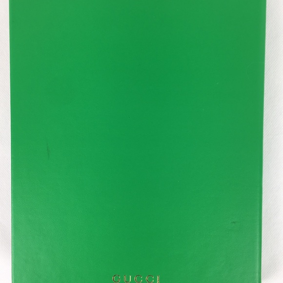 Authentic Gucci Holiday Address Book & Product Guide - Picture 4 of 8